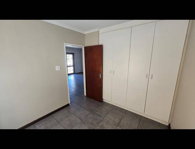 2 BEDROOM PROPERTY TO RENT IN GOODWOOD CENTRAL